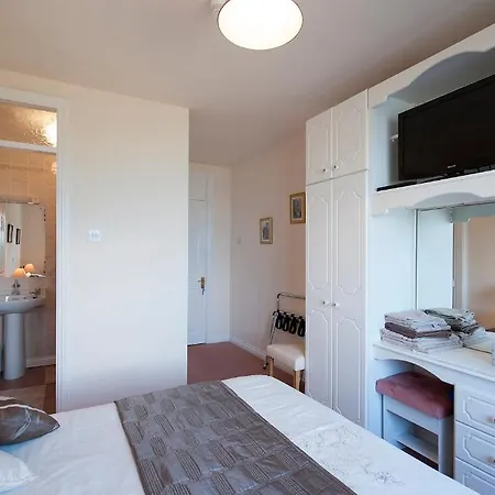 The Waterfront House Country 3* Oughterard