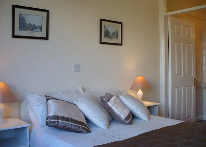 Oda ve Kahvaltı The Waterfront House Country Oughterard