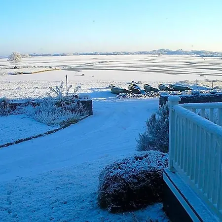 Bed & Breakfast The Waterfront House Country 3*