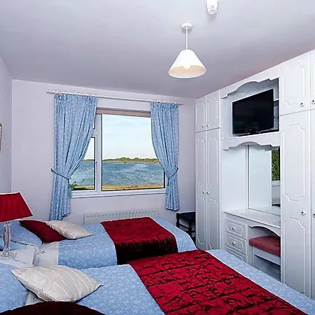 Bed & Breakfast The Waterfront House Country 3*