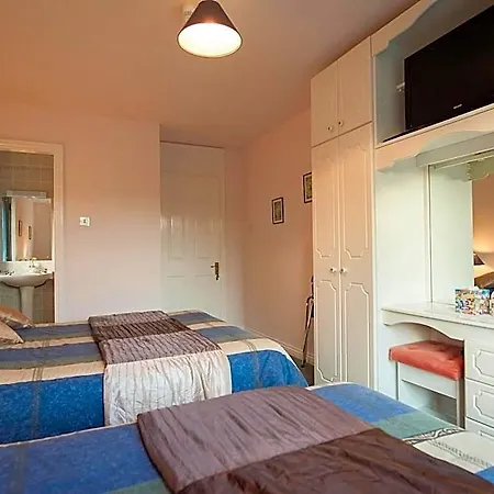The Waterfront House Country 3* Oughterard