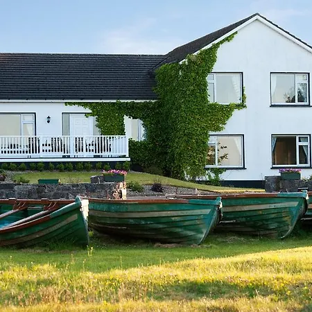 The Waterfront House Country 3*