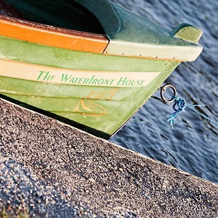 The Waterfront House Country