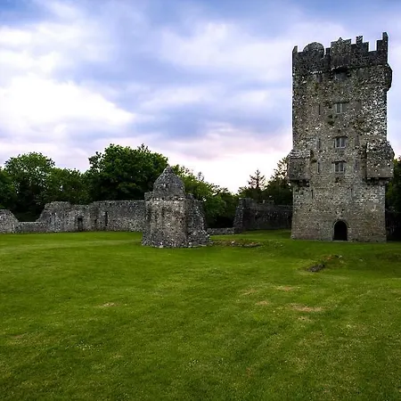 The Waterfront House Country