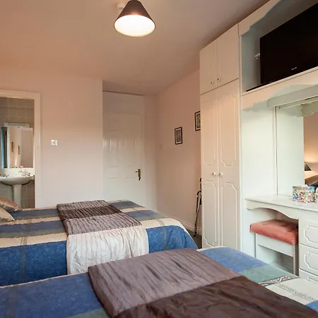 The Waterfront House Country Bed & Breakfast