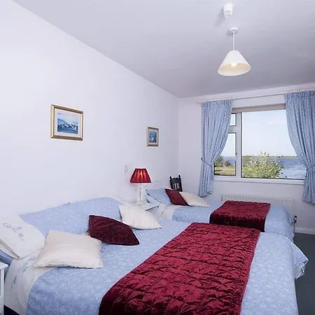 The Waterfront House Country 3*
