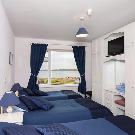 The Waterfront House Country 3* Oughterard