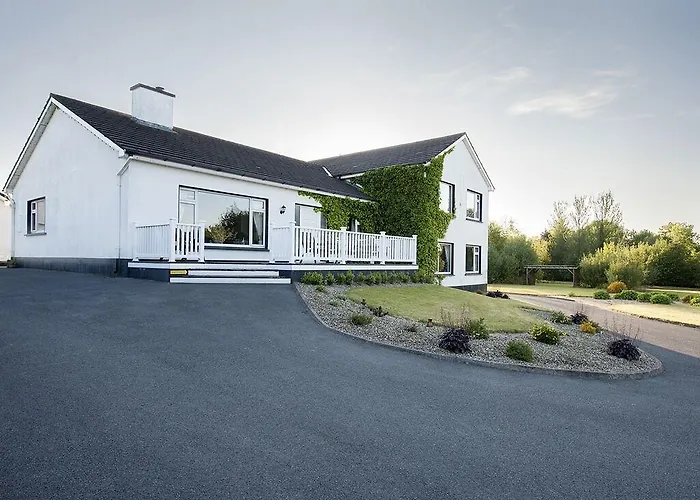 The Waterfront House Country 3*