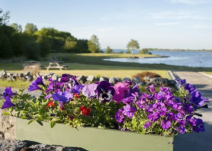 The Waterfront House Country