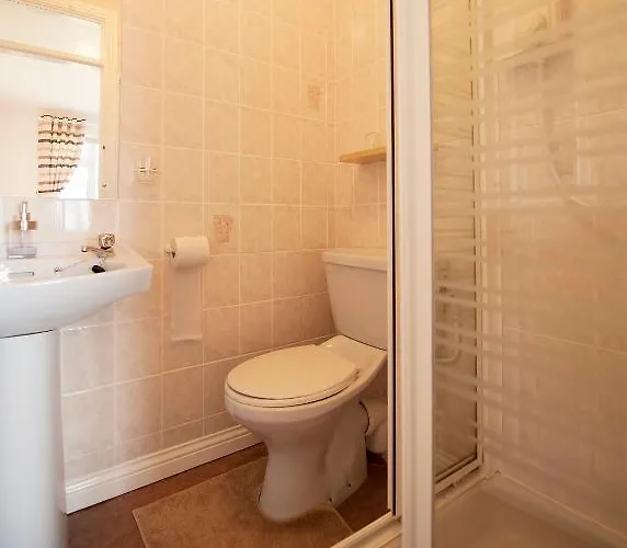 The Waterfront House Country Bed & Breakfast