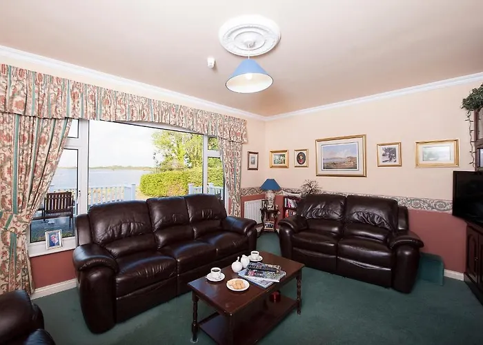 Bed & Breakfast The Waterfront House Country 3*