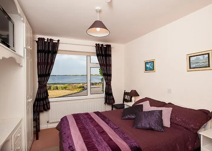 The Waterfront House Country 3*
