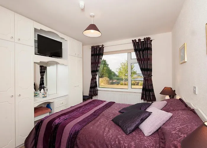 The Waterfront House Country