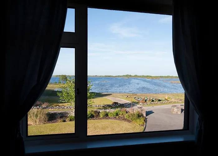 The Waterfront House Country 3*