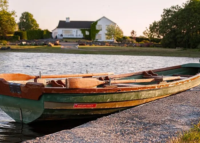 The Waterfront House Country Bed & Breakfast 3*