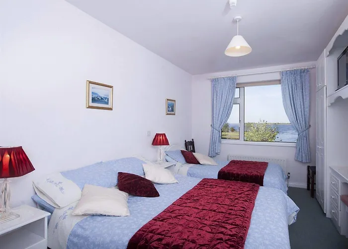 The Waterfront House Country 3*