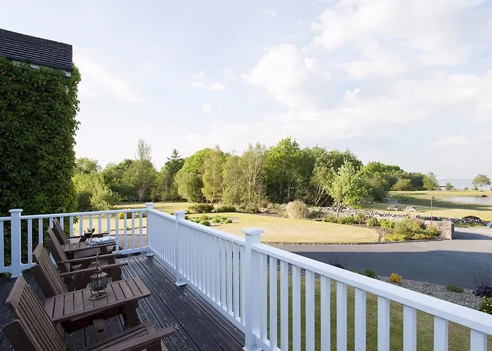 The Waterfront House Country